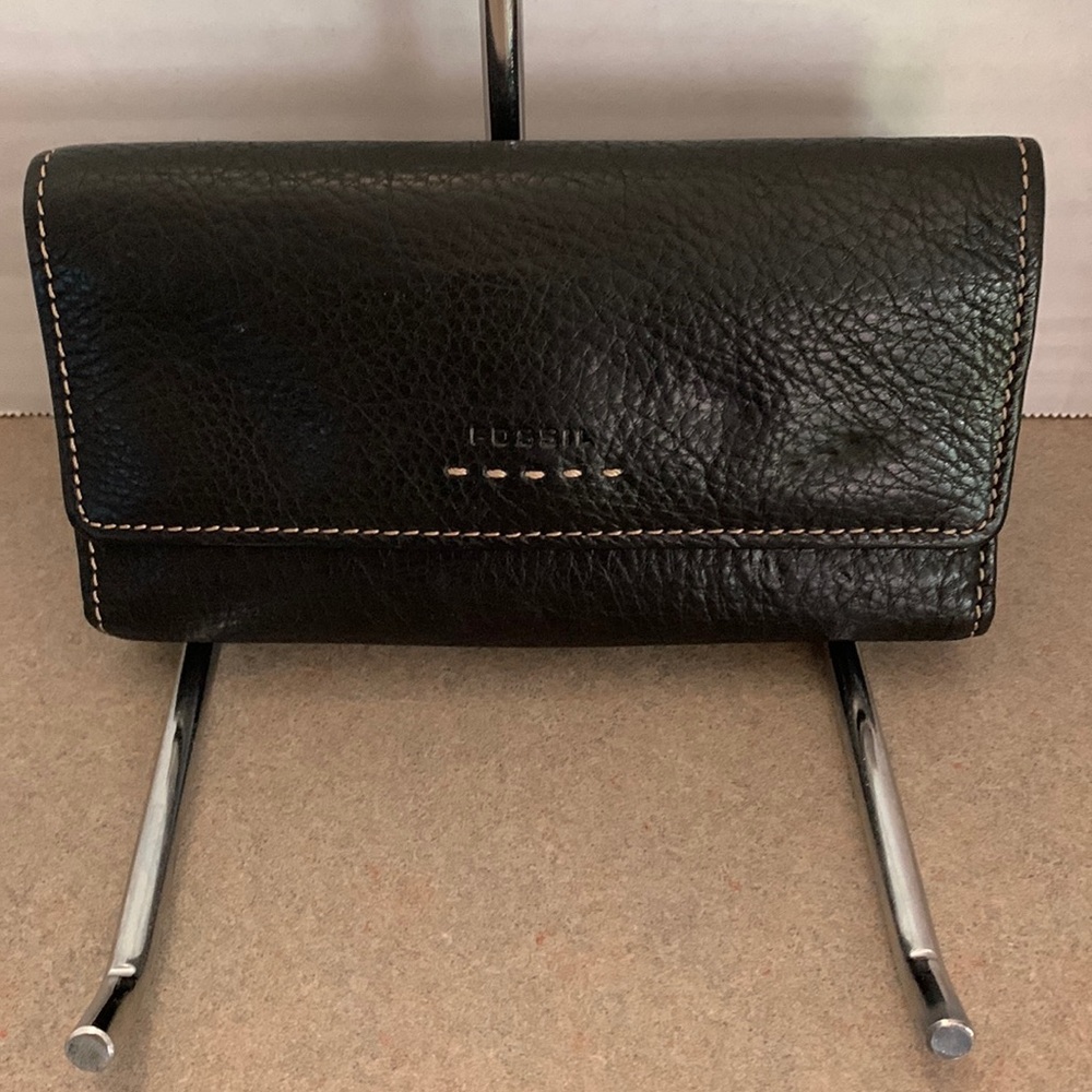 Fossil Pebble Leather Wallet